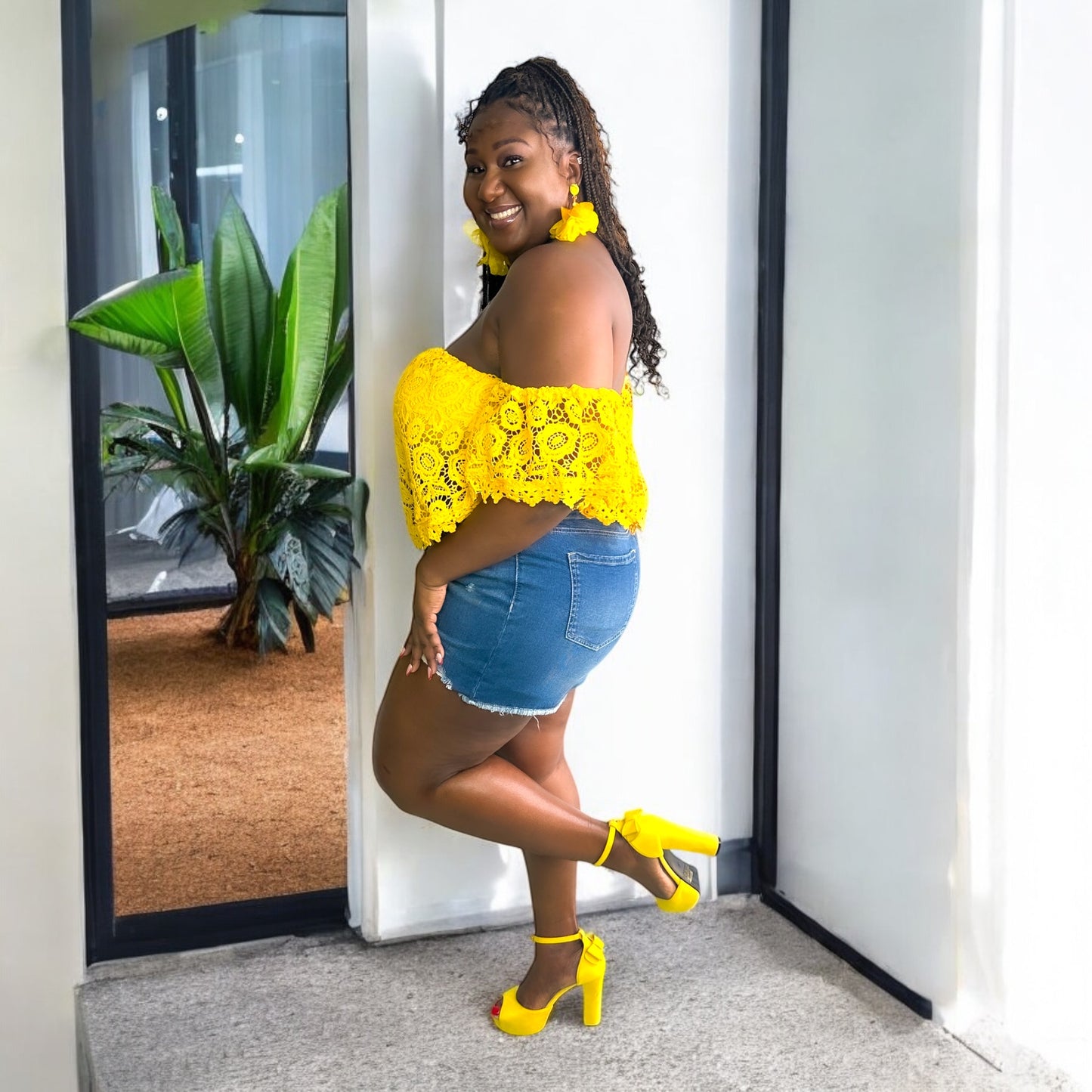 Sunshine Vibes – Lace Off-Shoulder Top